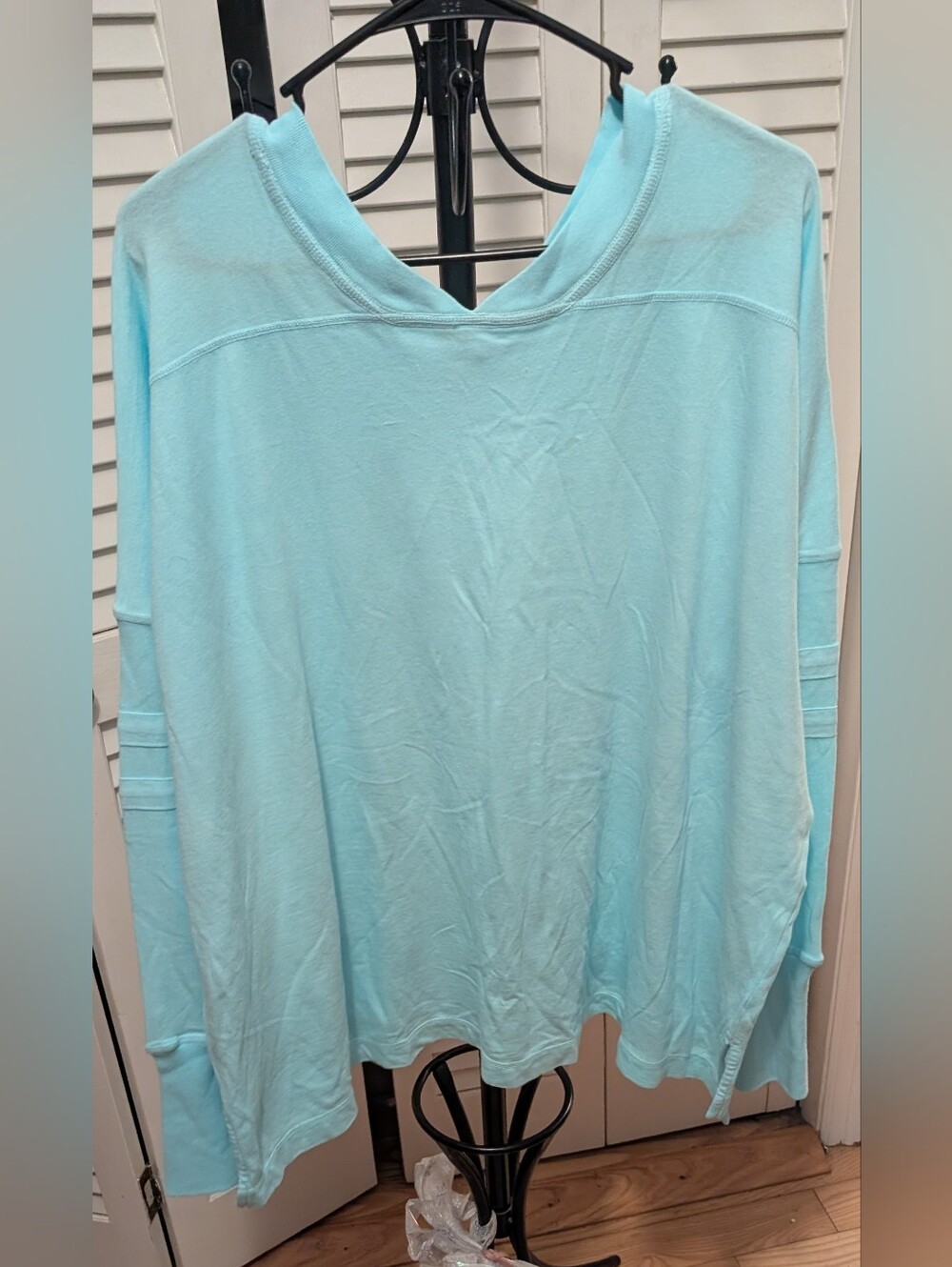 Free People Aqua Blue Long Sleeve Top Size Medium - Picture 2 of 2